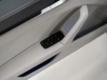 PORSCHE 992 Carrera 4 Cabriolet Abstandsregeltempostat