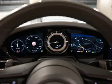 PORSCHE 992 Carrera 4 Cabriolet Abstandsregeltempostat