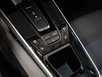 PORSCHE 992 Carrera 4 Cabriolet Abstandsregeltempostat