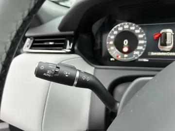 Land Rover Range Rover Velar P400e Dynamic SE