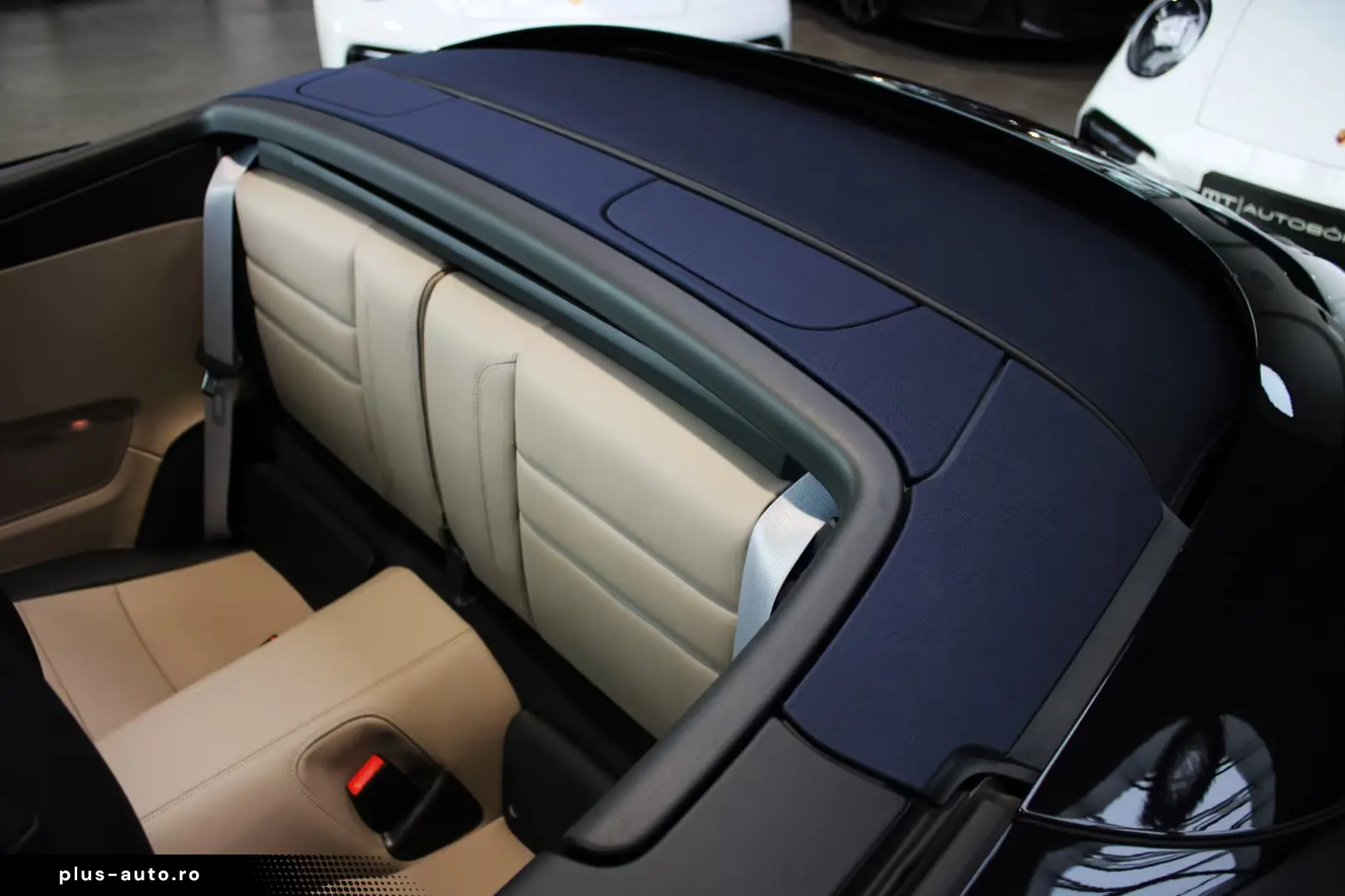 Porsche 992 911 CARRERA GTS T-HYBRID CABRIO E