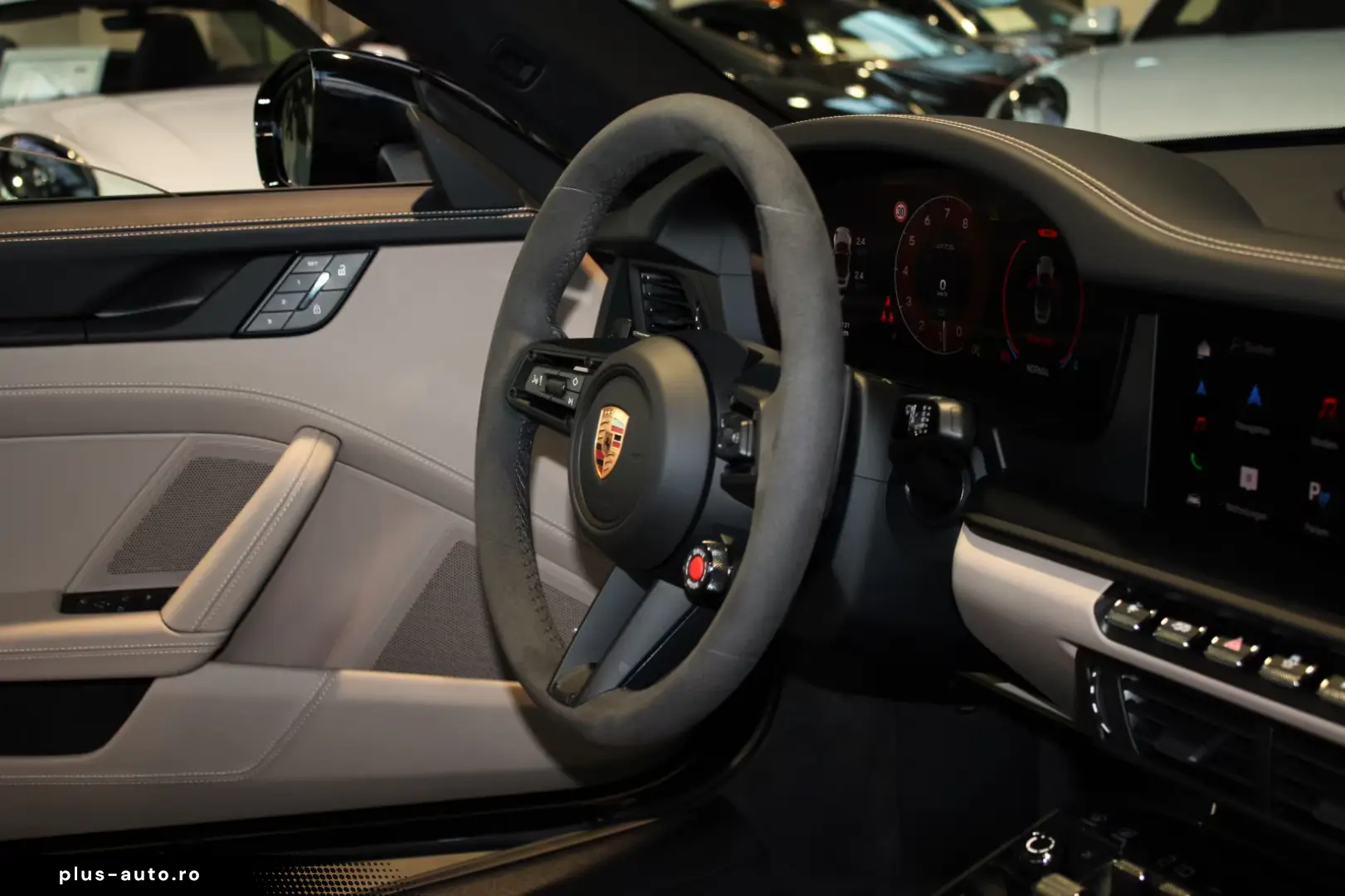 Porsche 992 911 CARRERA GTS T-HYBRID CABRIO E