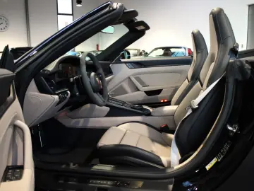 Porsche 992 911 CARRERA GTS T-HYBRID CABRIO E
