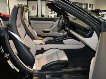 Porsche 992 911 CARRERA GTS T-HYBRID CABRIO E