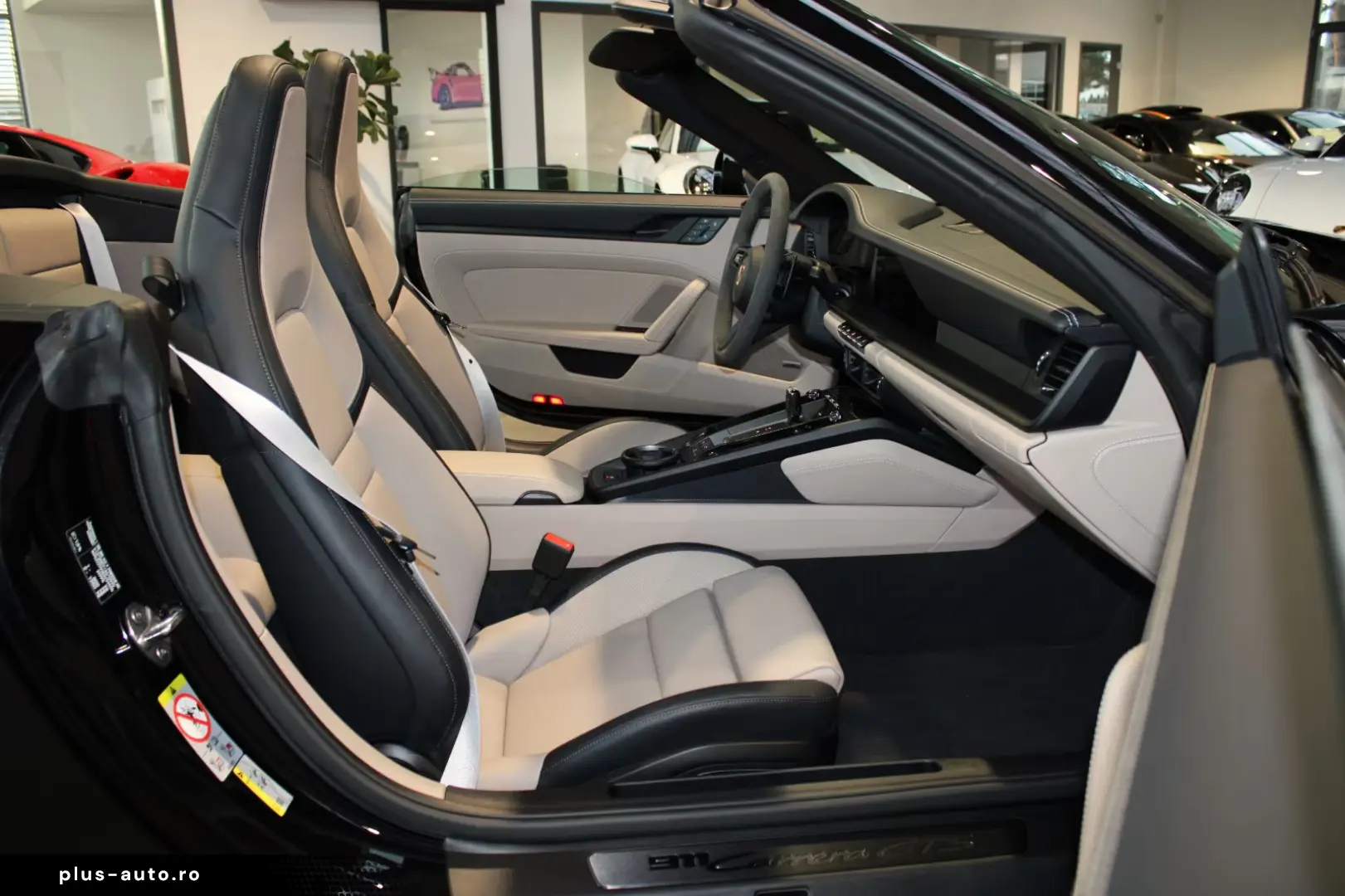 Porsche 992 911 CARRERA GTS T-HYBRID CABRIO E