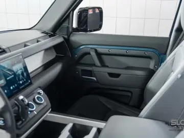 Land Rover Defender 110 S D200 Air Suspension ACC 360