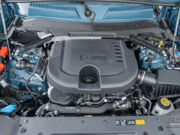 Land Rover Defender 110 S D200 Air Suspension ACC 360