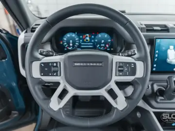 Land Rover Defender 110 S D200 Air Suspension ACC 360