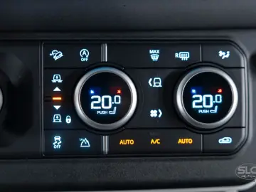 Land Rover Defender 110 S D200 Air Suspension ACC 360