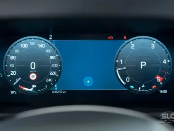 Land Rover Defender 110 S D200 Air Suspension ACC 360