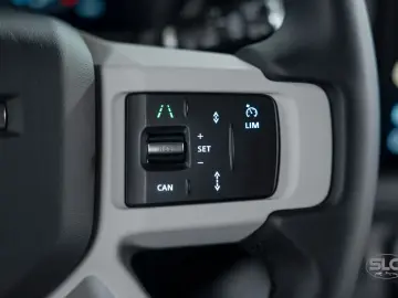 Land Rover Defender 110 S D200 Air Suspension ACC 360