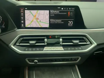 BMW X5 xDr40d Laser 360  DisplKey VentilatedS AuxHeat DAProf