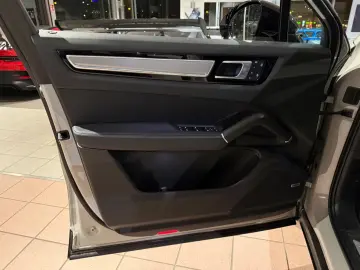 Porsche Cayenne Coupe Platinum Edition APPROVED