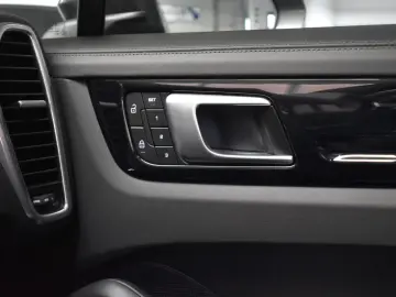 Porsche Cayenne Tiptronic S BOSE PANO SPORT