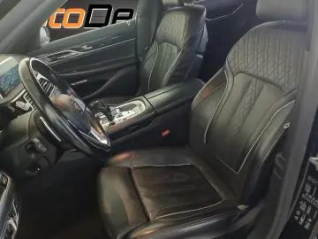 BMW Seria 7 740d xDrive Sport-Automatic
