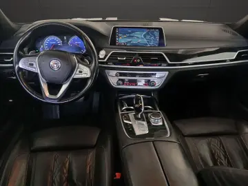 BMW Seria 7 740d xDrive Sport-Automatic