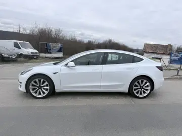 Tesla 3 standart range plus