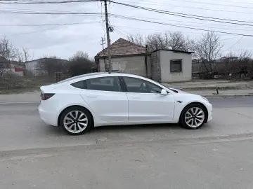 Tesla 3 standart range plus