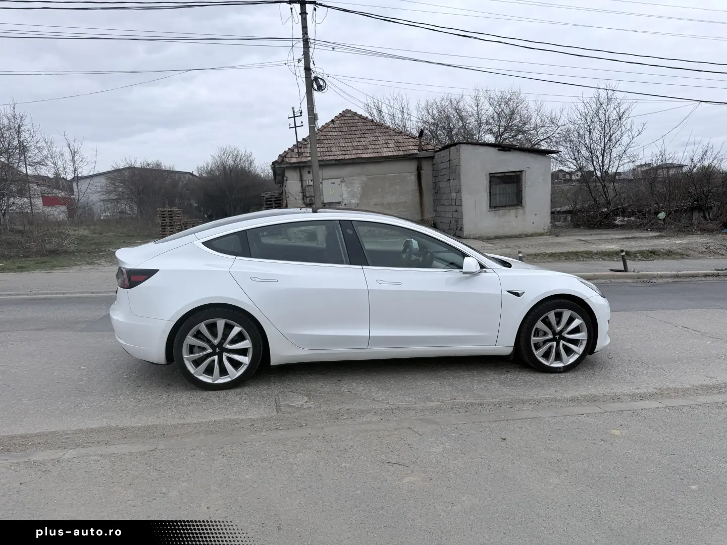 Tesla 3 standart range plus