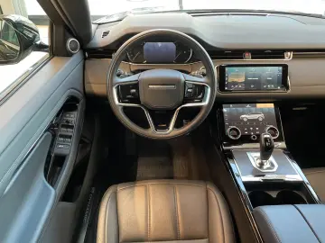 Land Rover R-Dynamic SE  Pano Winter 20  Black Keyless ACC