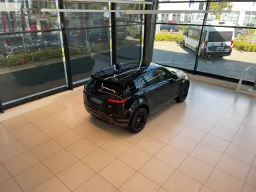 Land Rover R-Dynamic SE  Pano Winter 20  Black Keyless ACC