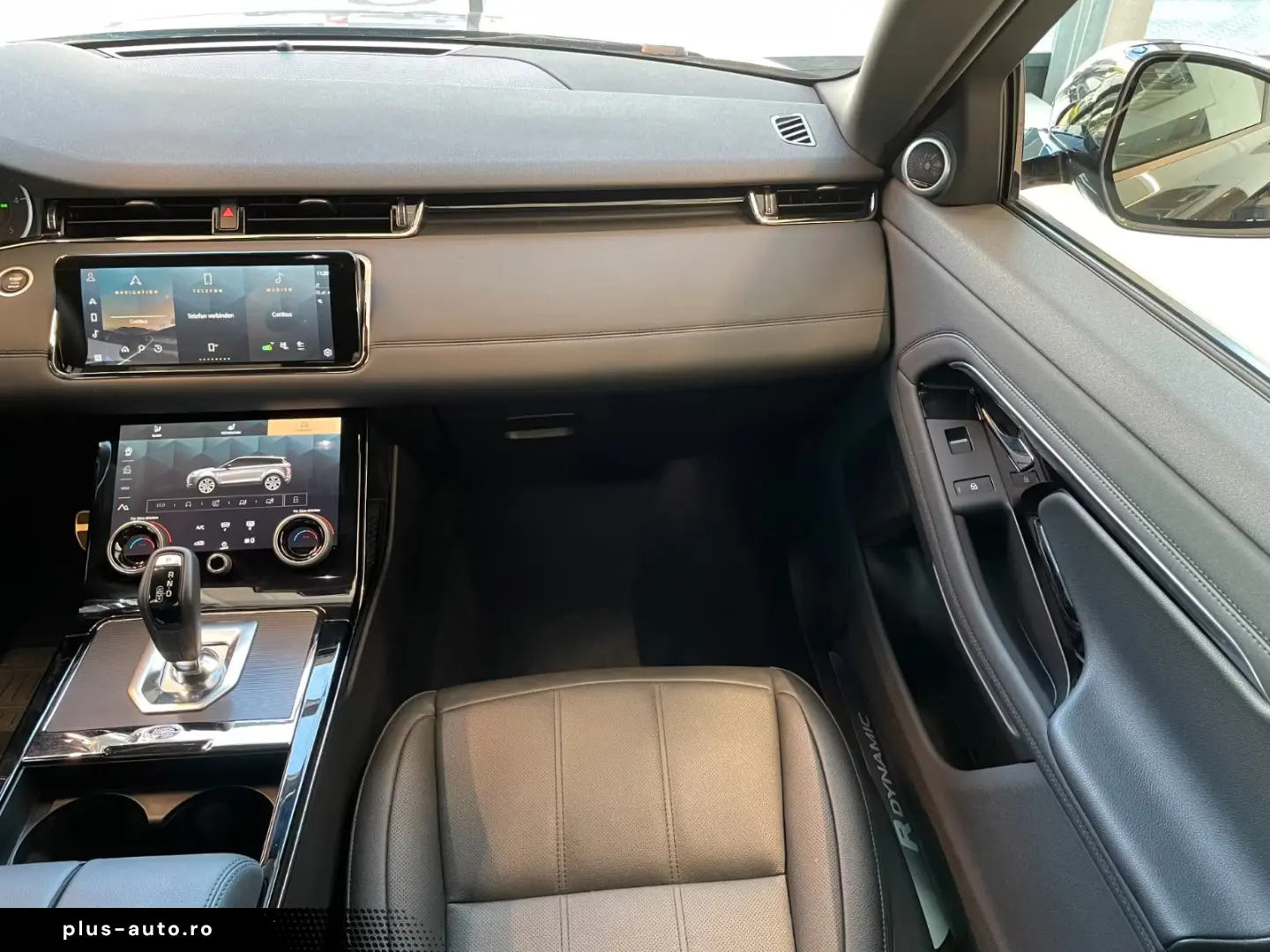 Land Rover R-Dynamic SE  Pano Winter 20  Black Keyless ACC