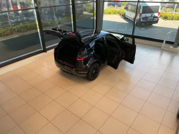 Land Rover R-Dynamic SE  Pano Winter 20  Black Keyless ACC