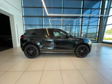 Land Rover R-Dynamic SE  Pano Winter 20  Black Keyless ACC