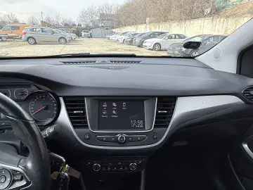 Opel Croslland X