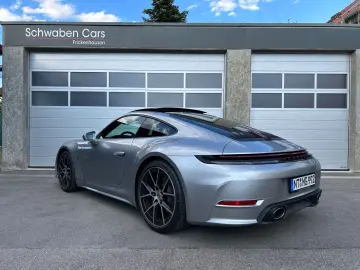 PORSCHE 992.2 Carrera Sportpaket Schiebedach ACC 18-Wege