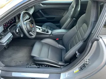 PORSCHE 992.2 Carrera Sportpaket Schiebedach ACC 18-Wege