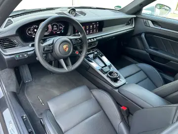 PORSCHE 992.2 Carrera Sportpaket Schiebedach ACC 18-Wege