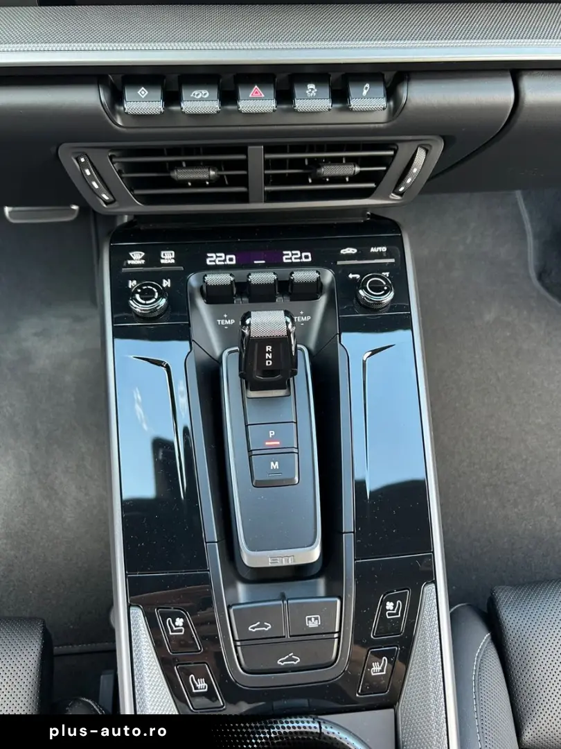 PORSCHE 992.2 Carrera Sportpaket Schiebedach ACC 18-Wege