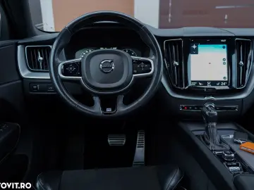 Volvo XC 60 D5 AWD Geartronic RDesign