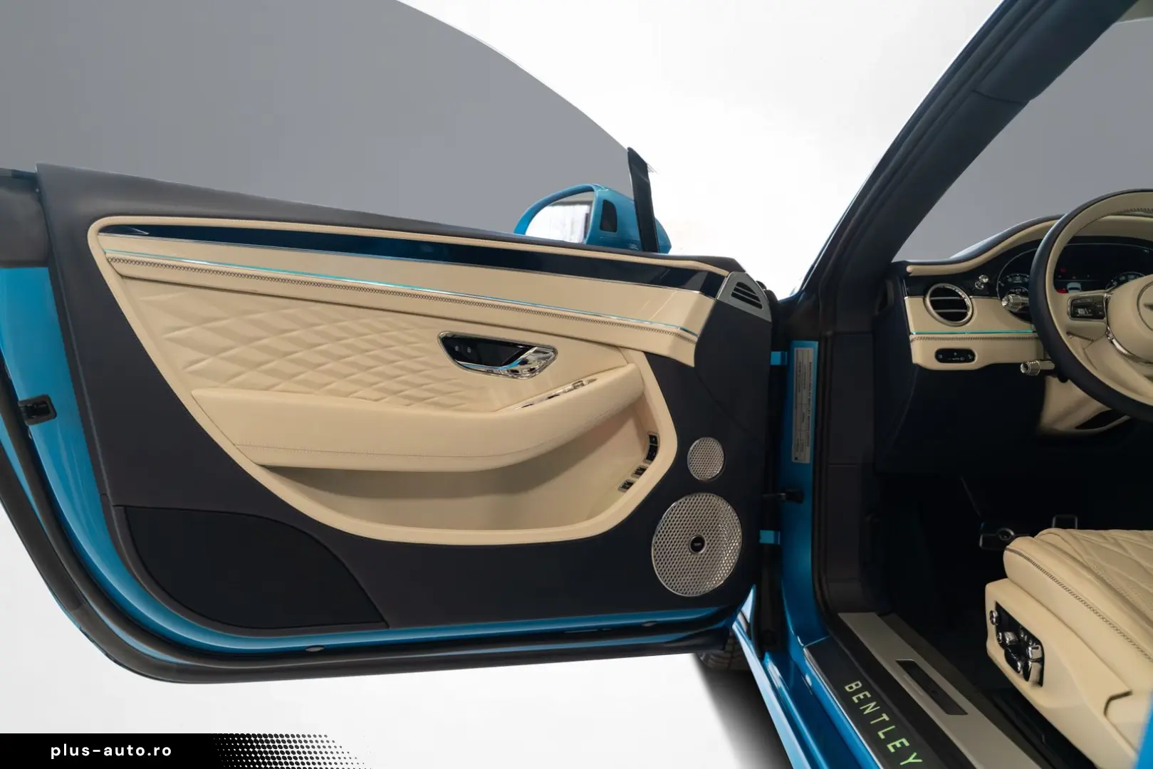 BENTLEY Continental GT Azure  BY MULLINER