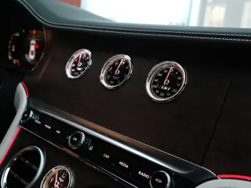 Bentley Continental GT  Rotating Disp