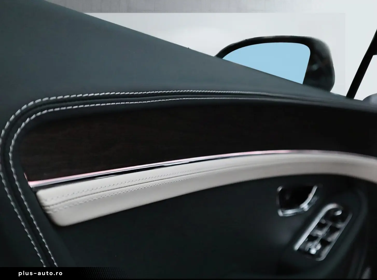 Bentley Continental GT  Rotating Disp