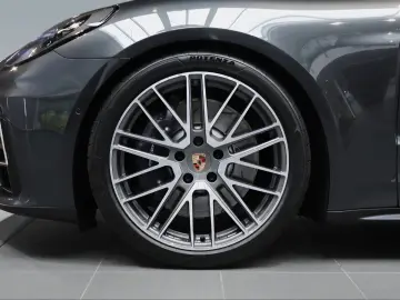 Porsche Panamera 4 E-Hybrid
