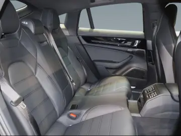 Porsche Panamera 4 E-Hybrid