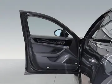 Porsche Panamera 4 E-Hybrid