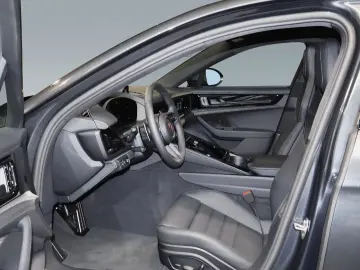 Porsche Panamera 4 E-Hybrid