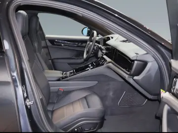 Porsche Panamera 4 E-Hybrid