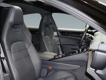 Porsche Panamera 4 E-Hybrid