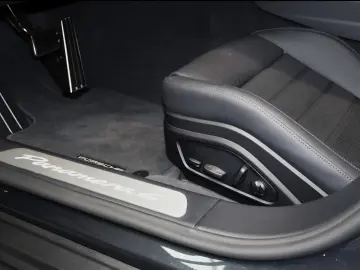 Porsche Panamera 4 E-Hybrid