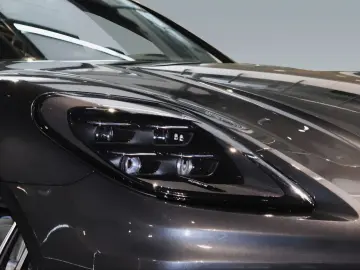 Porsche Panamera 4 E-Hybrid