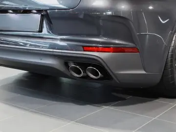 Porsche Panamera 4 E-Hybrid