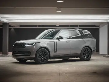 LAND ROVER Range Rover P550e Autobiography
