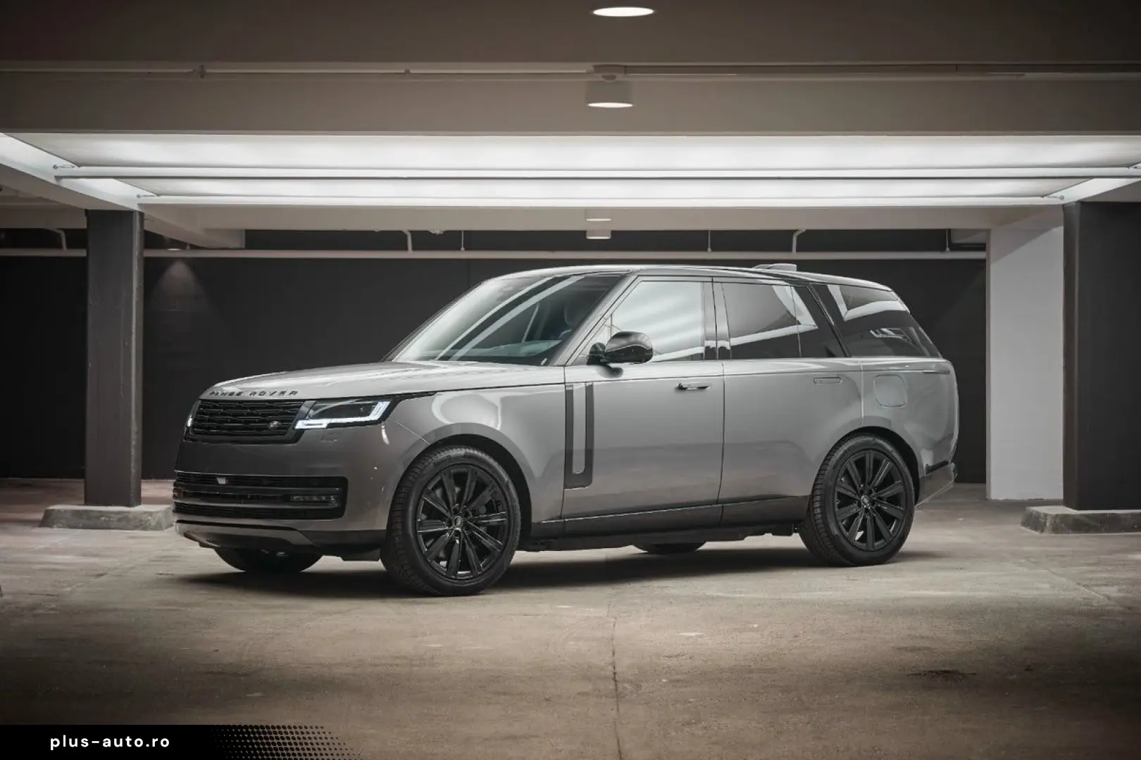 LAND ROVER Range Rover P550e Autobiography