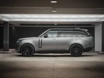 LAND ROVER Range Rover P550e Autobiography