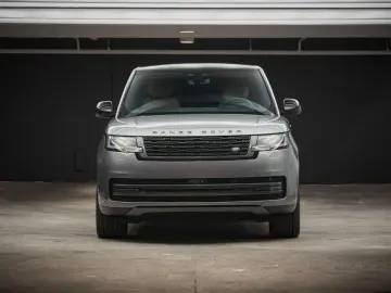 LAND ROVER Range Rover P550e Autobiography